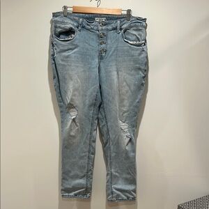 Women's Light Blue Distressed Ankle Jeans M Jeans Maurices Size 18